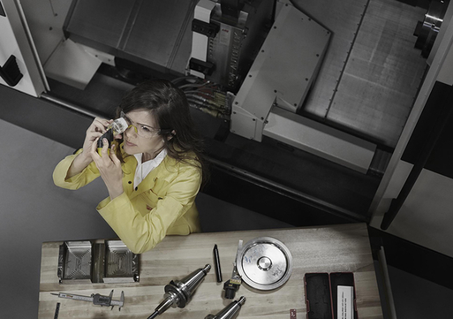 Foto Sostenibilidad basada en la tecnología: atraer a jóvenes talentos con un objetivo.